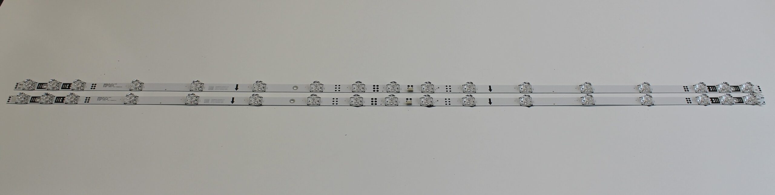 LED 55HR332M17N01 55P20M 17X2 Новый комплект (демонтаж) LED 55HR332M17N01 55P20M 17X2 Новый комплект (демонтаж)