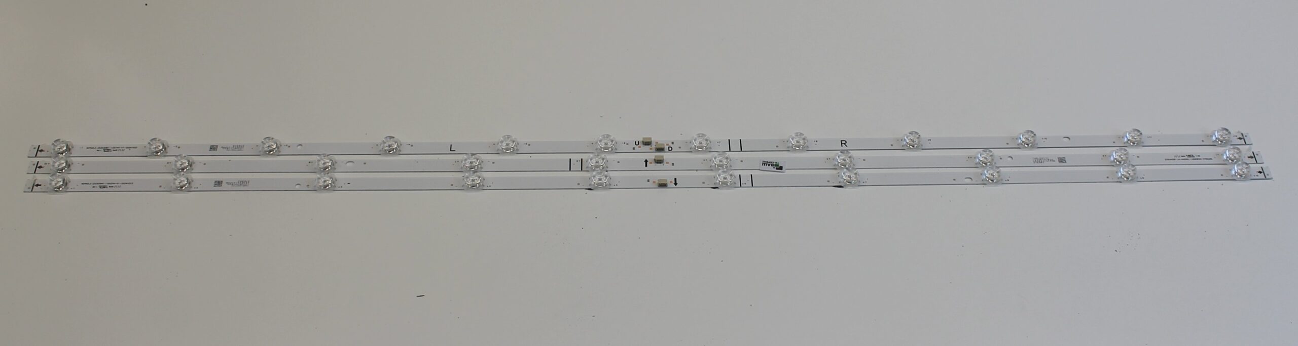 LED 50TN2L2-ZX3030A1-10X2YH-V1-20241023 Новый комплект (демонтаж) LED 50TN2L2-ZX3030A1-10X2YH-V1-20241023 Новый комплект (демонтаж)